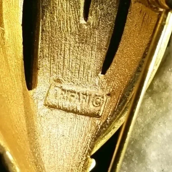 Trifari 1960s Tulip Flower Brooch - Picture 3 of 8